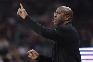 邁克-布朗談裁員：每個(gè)人都配得上留隊(duì) 會(huì)和管理層商議做決定