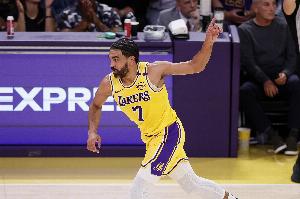 怎能不愛！文森特半場5中5拿下13分1助1斷 次節(jié)三分3連中獨得11分