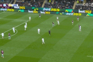 超級世界波！查奧納左腳電梯球轟進死角，伯恩利2-0利茲聯(lián)