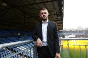 威爾希爾執(zhí)教盧頓首秀輸球，被嘲諷“你明天就要被炒魷魚”