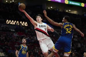 場均8分3.5板！NBA官方曬集錦和數(shù)據(jù)：楊瀚森季前賽表現(xiàn)搶眼！