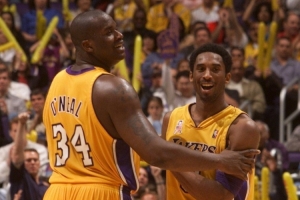 楊毅：說(shuō)02西決湖人贏國(guó)王靠黑哨真不好反駁 奧尼爾最煩迪瓦茨了