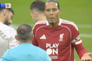 天空：比賽中心前方消息，主裁沒看到麥卡受傷，因此無法中斷比賽