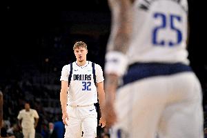 超高陣容！獨行俠季前賽防守效率97.1 高居聯(lián)盟第一