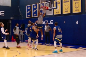 新賽季開始前最后一練！勇士官方發(fā)布隊內(nèi)對抗訓練集錦