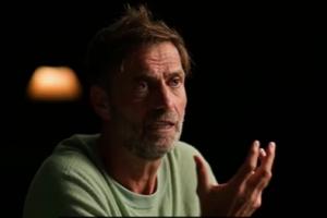 克洛普：有球員問(wèn)我為何待人不一，我回答因?yàn)樗跊](méi)窗戶房子長(zhǎng)大