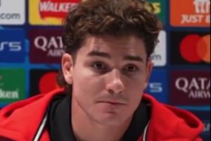 英語沒還給老師！賽前發(fā)布會記者英文提問，小蜘蛛笑著表示聽懂了