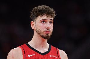 開(kāi)始砍分！申京第三節(jié)4中2&罰球4中4砍下9分 前三節(jié)19+6+6