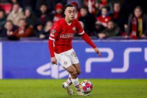 嚴守規(guī)則！埃因霍溫主帥：德斯特今天遲到，因此沒有在歐冠首發(fā)