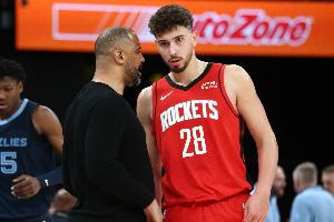 難求一勝！申京揭幕戰(zhàn)0勝5負(fù) 單場(chǎng)39分11板7助&25分18板5助4斷