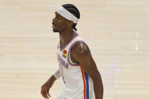 關(guān)鍵時刻發(fā)威！亞歷山大揭幕戰(zhàn)第四節(jié)&加時合砍24分 本世紀最高