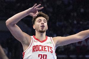 揭幕戰(zhàn)砍至少25分5板5助5三分！申京成歷史首位達(dá)此成就的中鋒