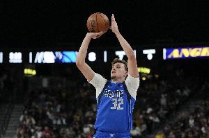 弗拉格控衛(wèi)？獨行俠揭幕戰(zhàn)首發(fā)：弗拉格/克萊/華盛頓/濃眉/萊夫利