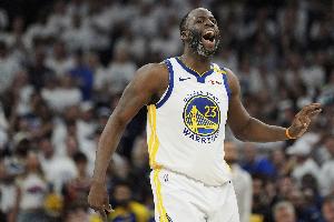 美網(wǎng)友熱議追夢(mèng)替補(bǔ)席吃T：這哥們12月就要被禁賽咯 熟悉的味道