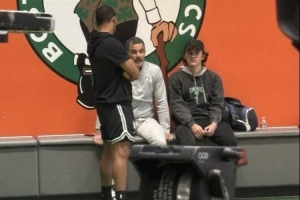 匯報一下工作！綠軍首戰(zhàn)前夕 馬祖拉與新老板奇澤姆進行交流