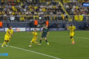 B席第22分鐘禁區(qū)內(nèi)抬腳過(guò)高，被主裁判出示黃牌