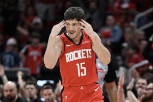 凱記吐槽謝潑德防守：SGA就這么走進(jìn)去然后上籃了??