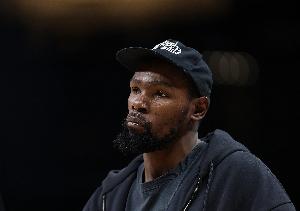 媒體人：杜蘭特叫暫停引起爭議 后面會不會用鍵盤和網(wǎng)友掰扯掰扯