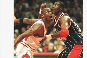 強強對話！美媒曬喬丹和大夢同框照：揭幕戰(zhàn)的亞歷山大和申京