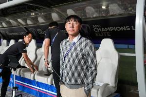 泰國隊(duì)主帥候選名單出爐：申臺(tái)龍、樸恒緒在列