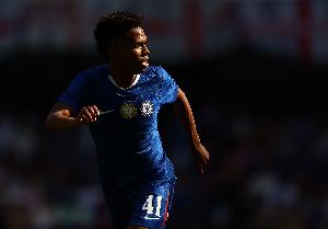 吉烏先創(chuàng)藍(lán)軍最年輕歐冠破門紀(jì)錄，33分鐘后被18歲埃斯特旺打破