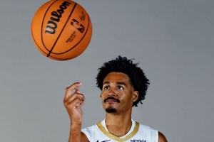 難阻失利！普爾鵜鶘首秀14中6拿到17分 其中上半場(chǎng)15分