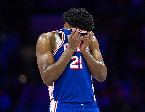 災(zāi)難！恩比德20分鐘9中1拿4分6板 三分4中0&正負(fù)值-16最低