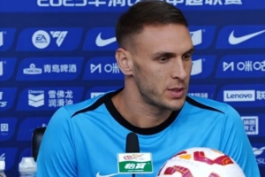 時(shí)刻保持專注，賽場(chǎng)全力以赴，深圳新鵬城在武漢體育中心完成官訓(xùn)