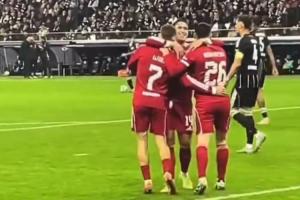 暖心??維爾茨完成利物浦生涯首個助攻后，隊友紛紛獻上擁抱鼓勵