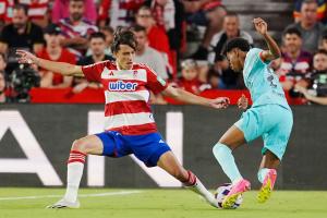 國(guó)家德比決戰(zhàn)伯納烏倒計(jì)時(shí)！五大關(guān)鍵對(duì)位或?qū)⒆笥覒?zhàn)局