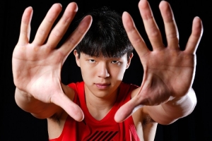 楊瀚森：各位大哥在場(chǎng)上拼搏 展現(xiàn)了很多的技戰(zhàn)術(shù) 讓我學(xué)到了很多