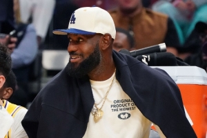 Shams：詹姆斯有一個多月沒有進行籃球訓(xùn)練 目前他在追趕進度