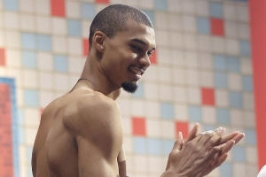 美記：我見過很多優(yōu)秀球員但文班太罕見 他表現(xiàn)得讓濃眉像G聯(lián)盟的