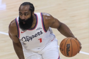 努力掌舵但船翻了！哈登12中5得15分3籃板11助攻 三分9中2