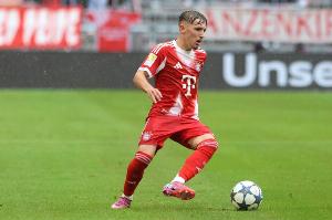 17歲242天！卡爾超越穆西亞拉，成為拜仁隊史歐冠最年輕進球者