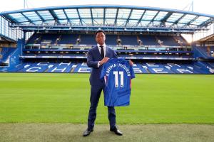 切爾西16歲小將卡武馬-麥昆首次入選球隊(duì)大名單，在替補(bǔ)席待命