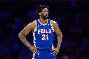 杰倫-布朗談防恩比德：近兩年我一直防對(duì)方最佳 現(xiàn)在也沒什么不同