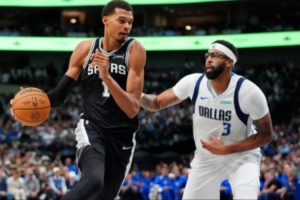 文班亞馬跨濃眉；費(fèi)城的新小艾；楊瀚森首戰(zhàn)