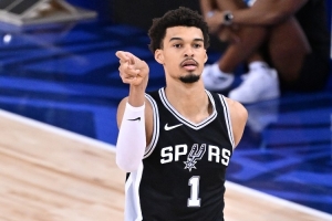 媒體人：地球人誰能阻止文班？少林寺的含金量可不是吹的