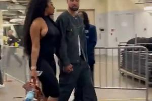 表現(xiàn)災(zāi)難瞎投強(qiáng)投離譜三不沾！美媒：克萊需要原地退役了……