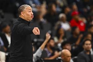 盧：球隊(duì)在防守的準(zhǔn)備和表現(xiàn)領(lǐng)先進(jìn)攻端 不擔(dān)心得分能力的問(wèn)題