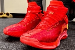 楊瀚森生涯首秀上腳的球鞋！馭帥20故宮博物院聯(lián)名配色！