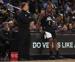 盧談小卡表現(xiàn)不佳：要去研究下 讓他在進(jìn)攻端專(zhuān)注投入是我的職責(zé)