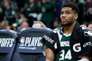 隊記：明天客戰(zhàn)猛龍 字母大概率出戰(zhàn) 小凱文-波特左腳踝扭傷缺陣