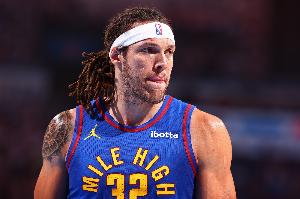 10三分爆砍50分賽后拒絕了比賽用球！戈登：不想帶著這場失利回家