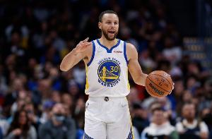 庫里：開局就是背靠背&4天3戰(zhàn) 我們贏了和掘金的硬仗 今晚也很拼