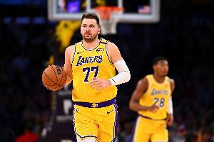 八村：首節(jié)被換下場時(shí)才發(fā)現(xiàn)東契奇已經(jīng)得到17分了 我當(dāng)時(shí)驚呆了