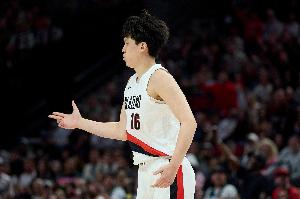 楊瀚森談防庫里：站位沒選好 教練組要求我先罩一步再往回跑