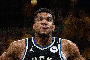 科爾-安東尼：字母特納最頂尖前場(chǎng)球員 現(xiàn)在給我掩護(hù)簡(jiǎn)直神仙體驗(yàn)