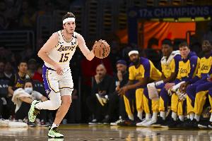 真奔著4000萬去了！里夫斯砍下25分11助7板 僅1失誤&正負值+17